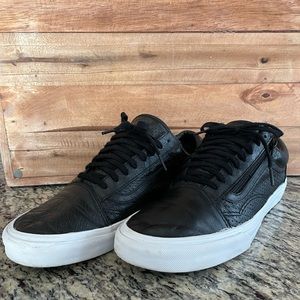 Mens Vans size 11 zip up leather